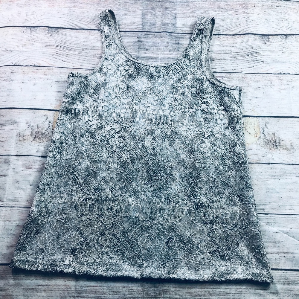 EUC BKE shimmer lace tank top sz M